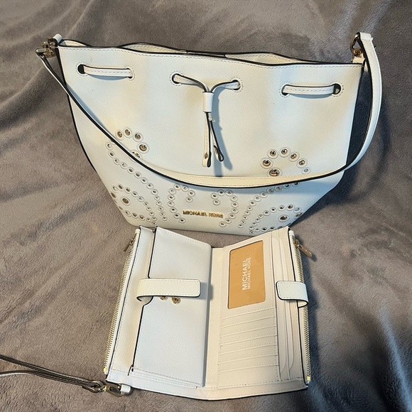 Trista Bucket Purse and wallet by Michael Kors - Picture 2 of 5